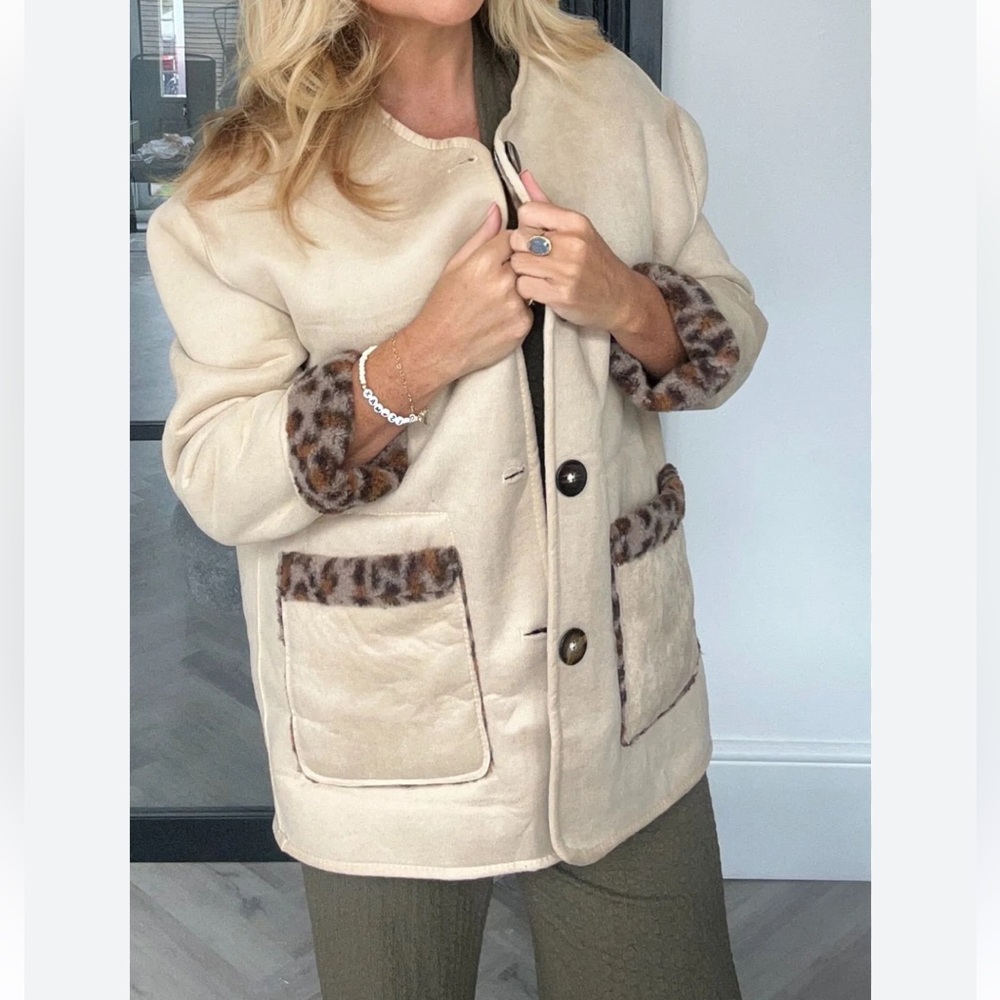 FROM PARIS FRANCE REVERSIBLE Leopard Trim Cream Jacket